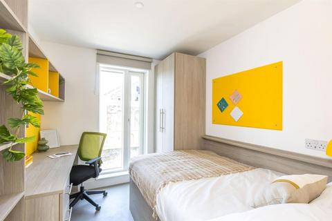 undefined, Silverthorne Lane, Bristol BS2