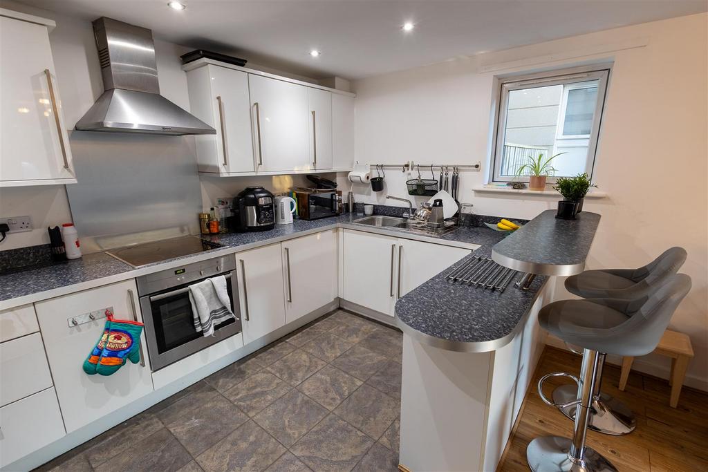 84 Glaisdale Court-6 2.jpg