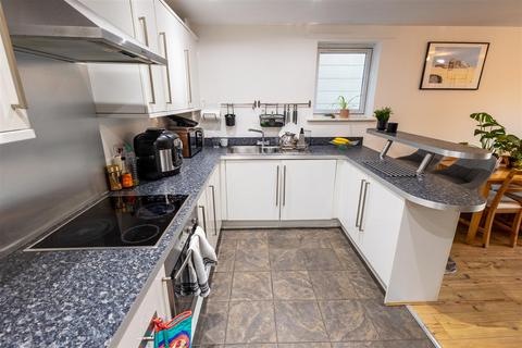 2 bedroom flat for sale, Glaisdale Court, Darlington DL3