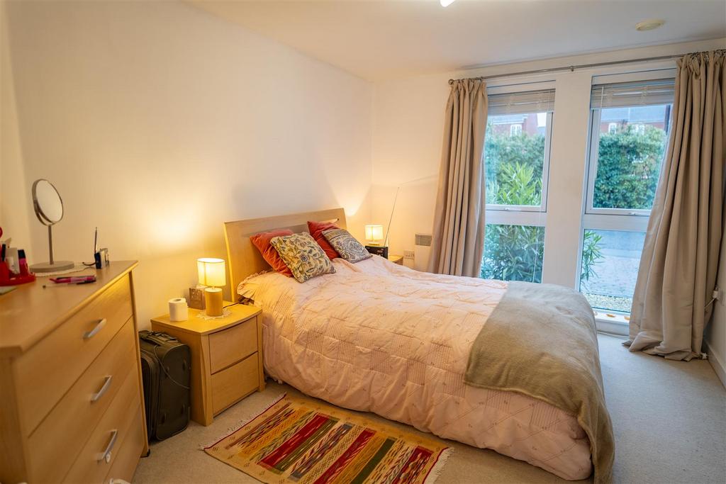 84 Glaisdale Court-4.jpg