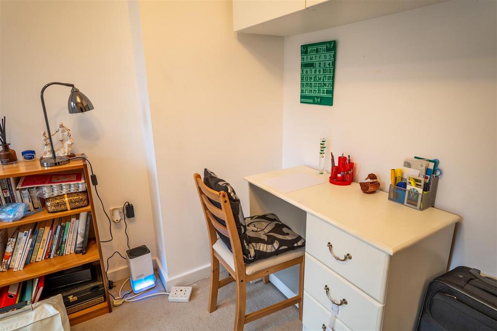 84 Glaisdale Court-2.jpg