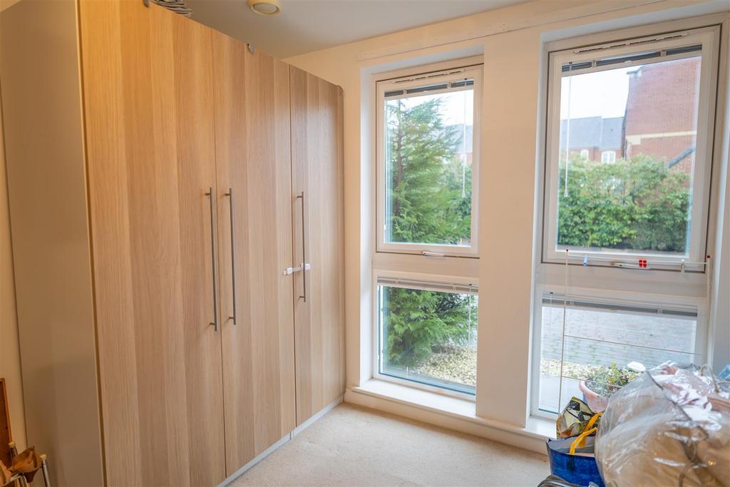 84 Glaisdale Court-3.jpg