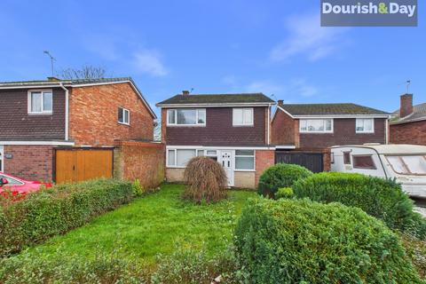 4 bedroom detached house for sale, Chartley Close, Stafford ST16