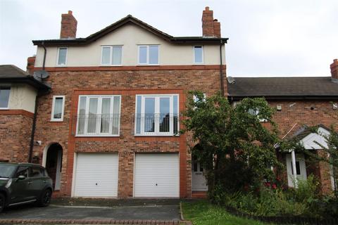 4 bedroom mews to rent, Ash Road, Lymm
