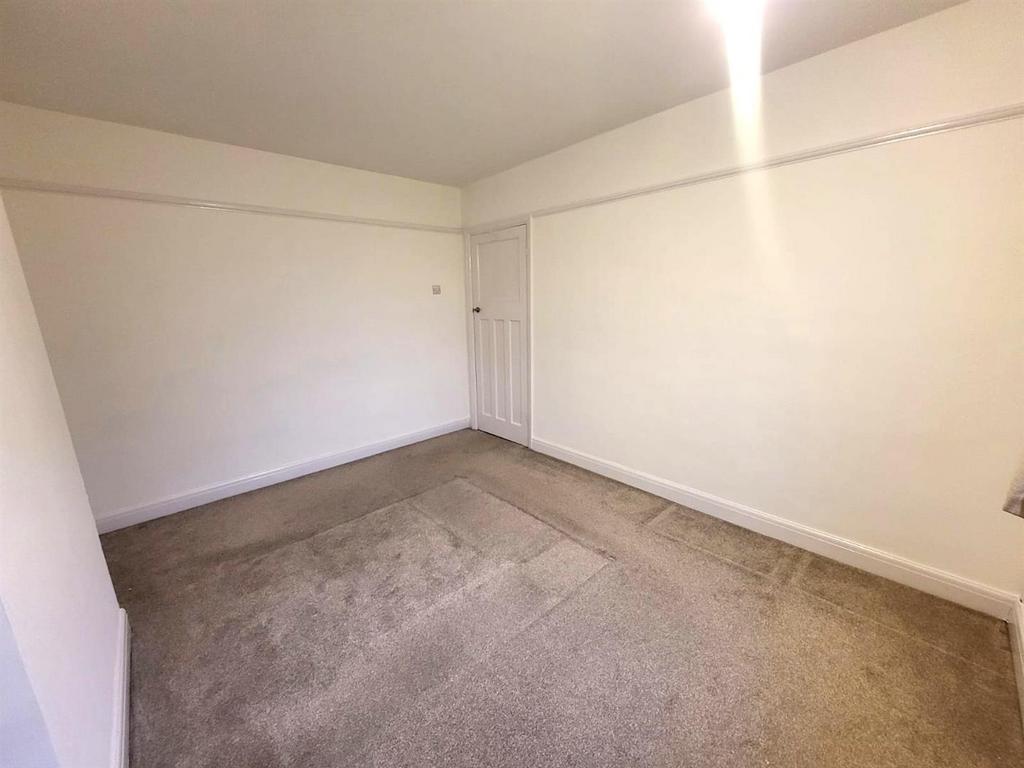 Bedroom 2 Pic 2