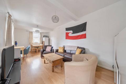 2 bedroom flat for sale, Radipole Road, Parsons Green, London, SW6