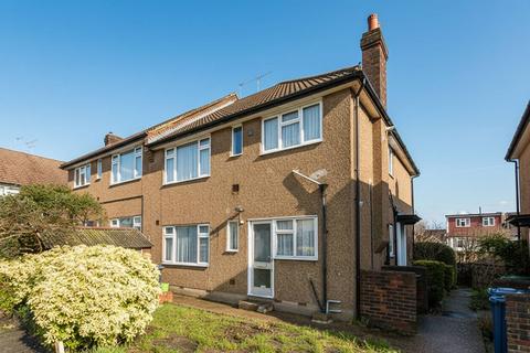 2 bedroom maisonette for sale, Park Court, North Finchley, London, N12