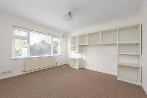 2 bedroom maisonette for sale, Park Court, North Finchley, London, N12