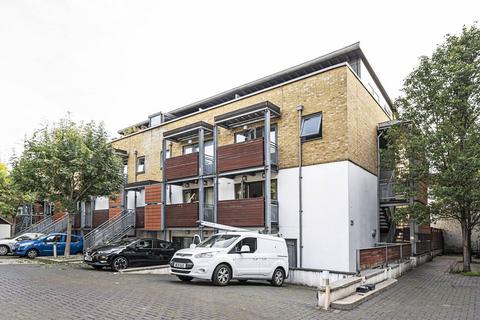 2 bedroom flat for sale, Mile End Road, Whitechapel, London, E1