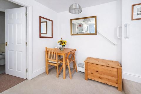 undefined, Newton Hall, Cheshire CH2