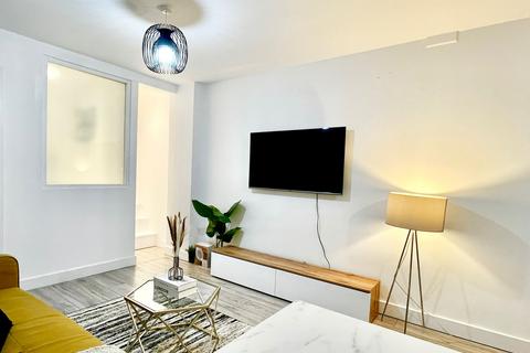 1 bedroom flat to rent, Reginald Square, London SE8