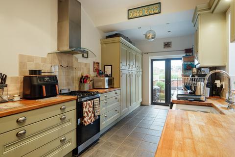 undefined, Worcester WR1