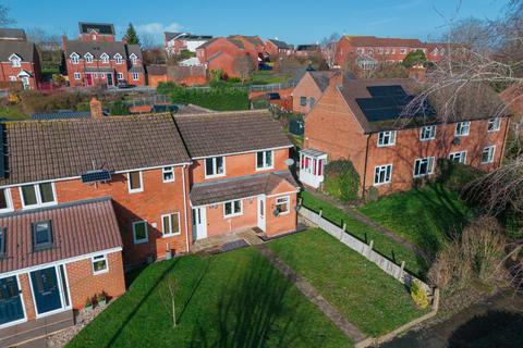 3 bedroom end of terrace house for sale, Plough Road, Droitwich WR9