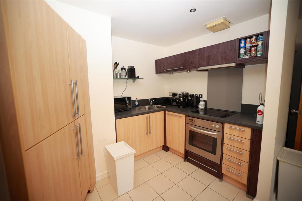 R6 4174.jpg