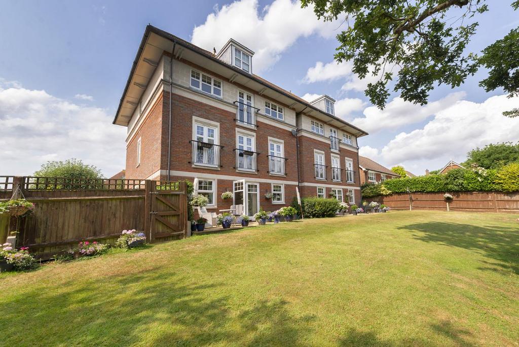 Communal Garden &amp; Rear Elevation
