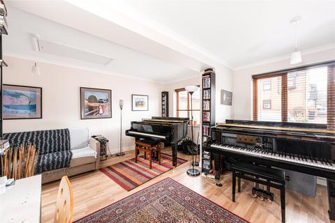 undefined, Shuttleworth Grove, Wavendon Gate, Milton Keynes, Buckinghamshire, MK7