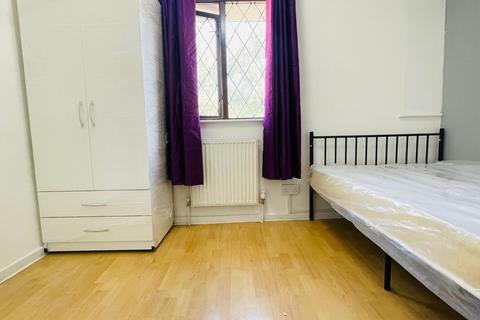 undefined, Lukin Street, Shadwell, E1 0AA