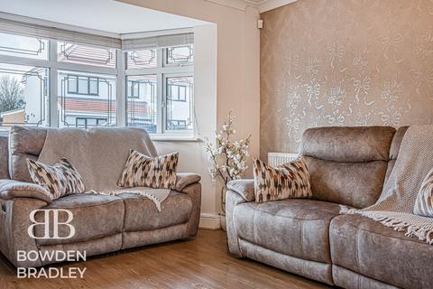 3 bedroom semi-detached house for sale, Chiltern Road, Newbury Park, IG2