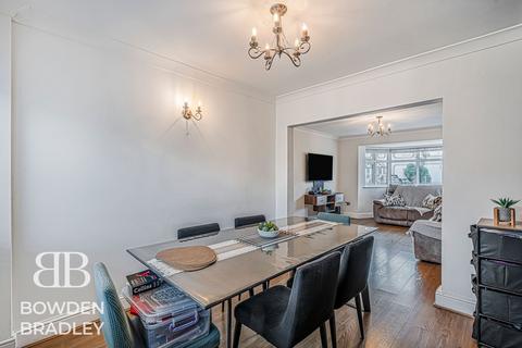 3 bedroom semi-detached house for sale, Chiltern Road, Newbury Park, IG2
