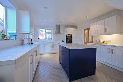 4 bedroom detached house for sale, Braeside Road, St Leonards And St Ives, BH24