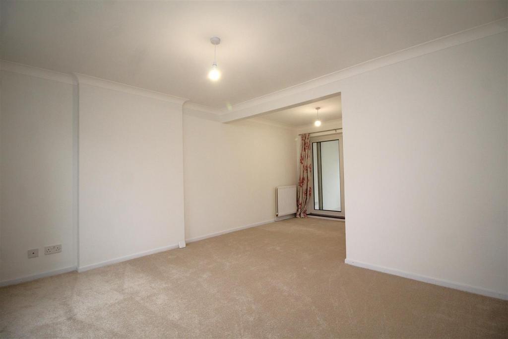 Living room 2.JPG