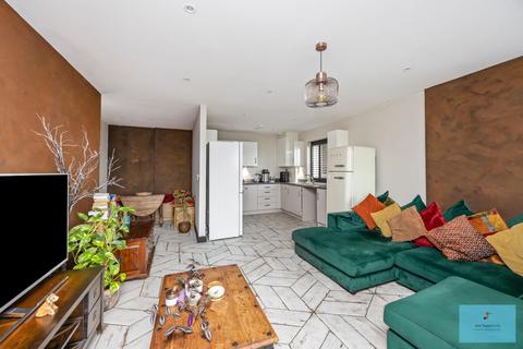 3 bedroom apartment for sale, Hove Park Gardens, Hove
