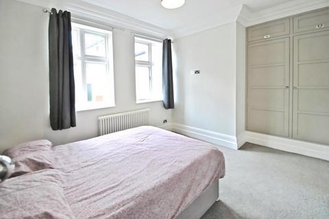 2 bedroom apartment to rent, Adlington Road, Wilmslow