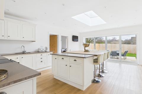 4 bedroom detached bungalow for sale, Roman Road, Basingstoke, RG23