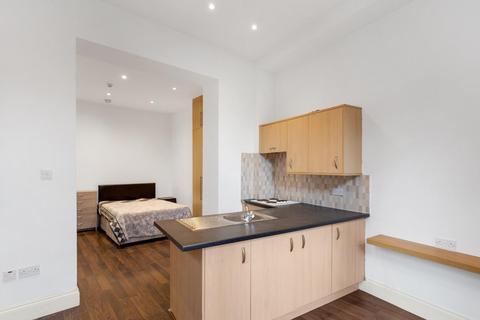 Studio to rent, Quex Road, London, NW6