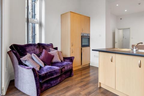 Studio to rent, Quex Road, London, NW6