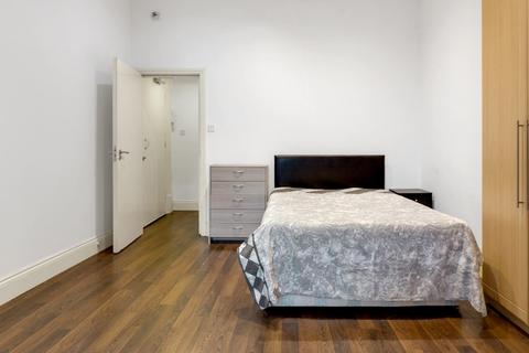 Studio to rent, Quex Road, London, NW6