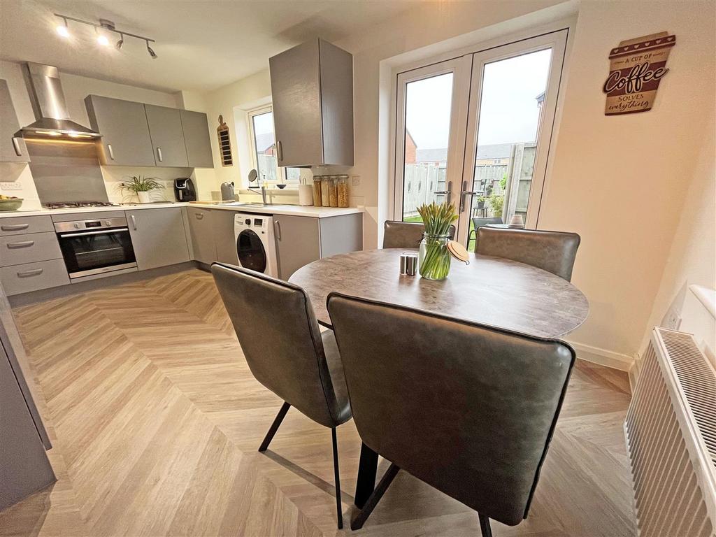 Kitchen1.jpg