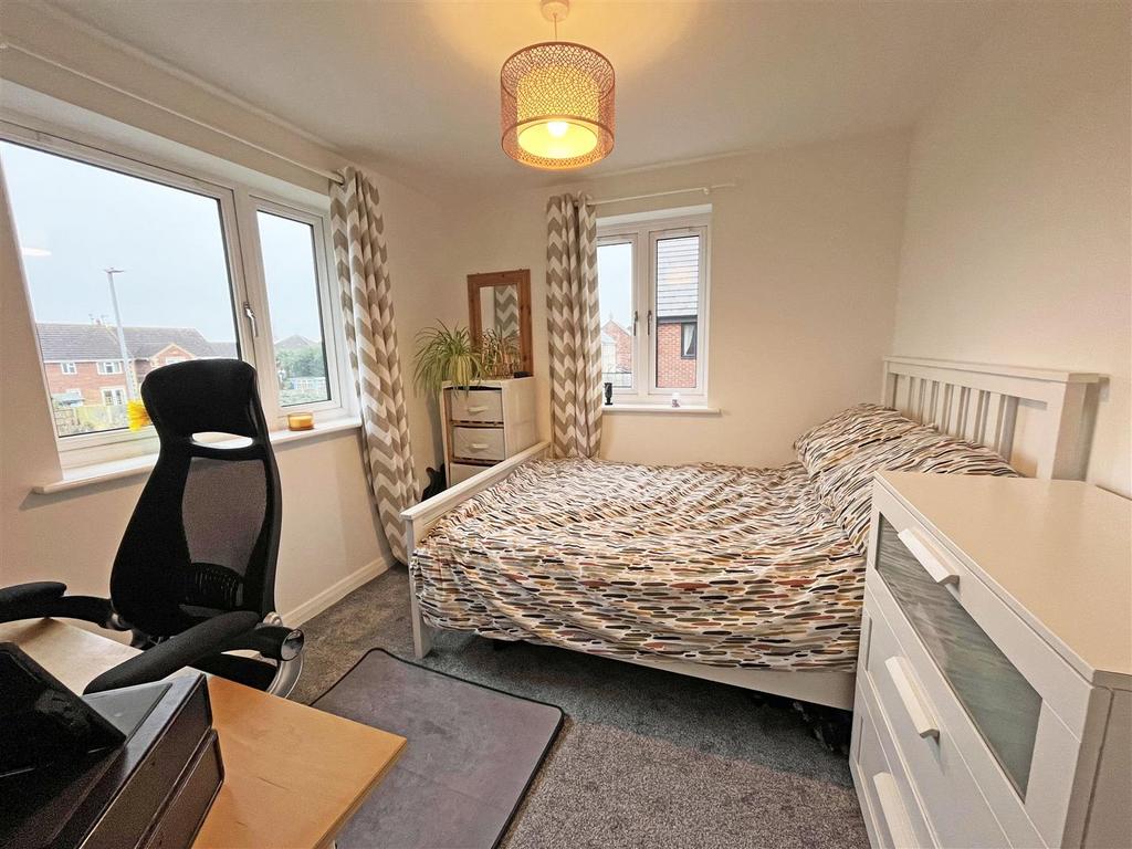Bed 2.jpg