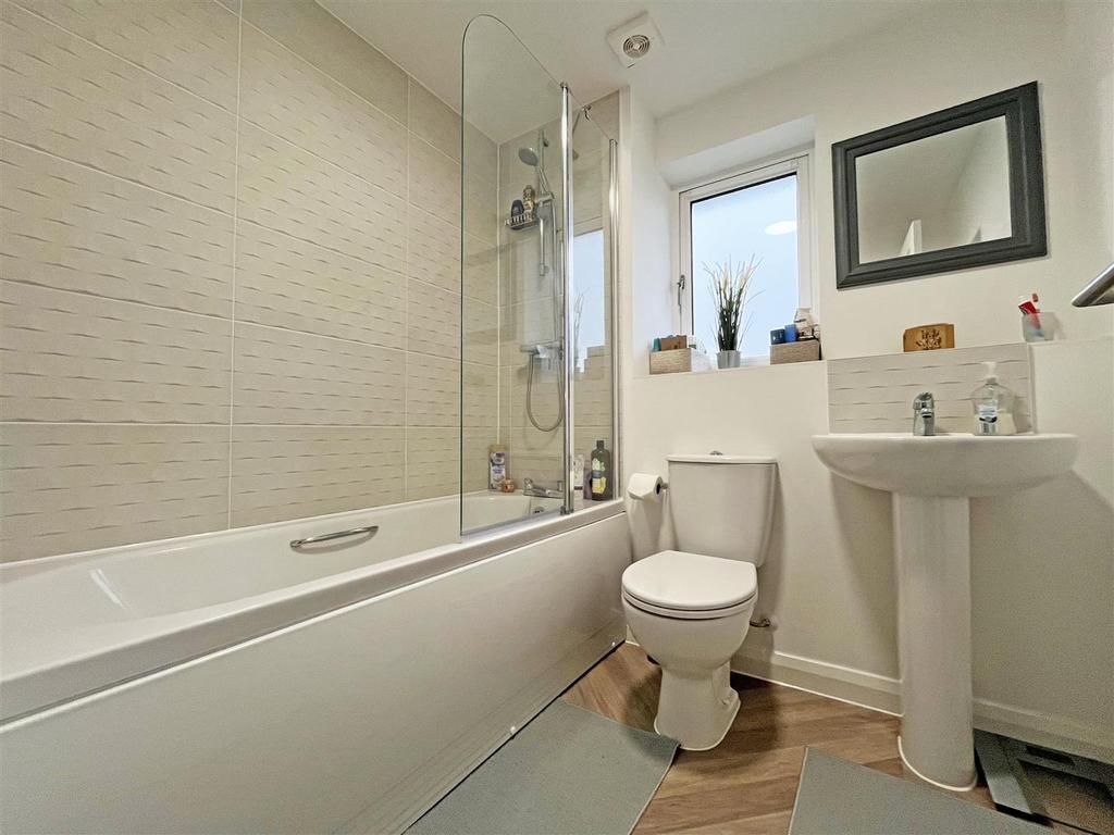 Bathroom.jpg
