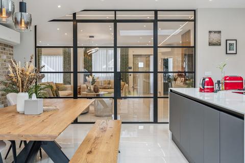 undefined, Compton Rise, Pinner HA5