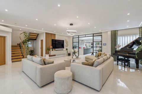 3 bedroom detached house for sale, Compton Rise, Pinner HA5