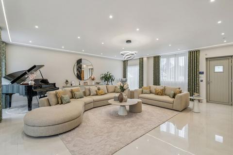 3 bedroom detached house for sale, Compton Rise, Pinner HA5