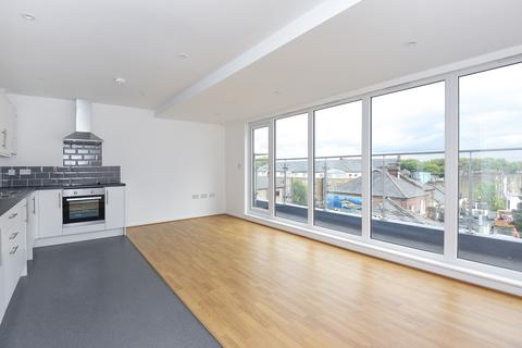 2 bedroom flat to rent, Knighton Park Road, London, SE26