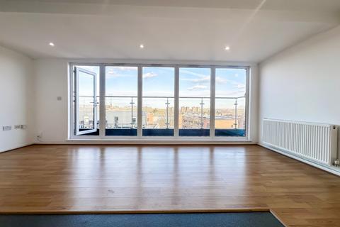 2 bedroom flat to rent, Knighton Park Road, London, SE26
