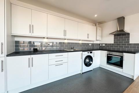 2 bedroom flat to rent, Knighton Park Road, London, SE26