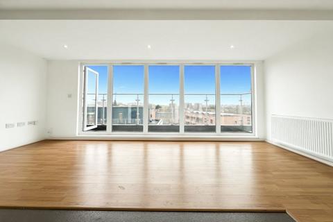 2 bedroom flat to rent, Knighton Park Road, London, SE26