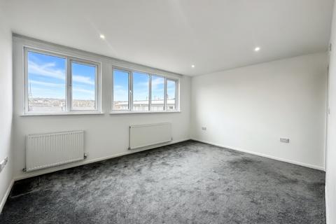 2 bedroom flat to rent, Knighton Park Road, London, SE26
