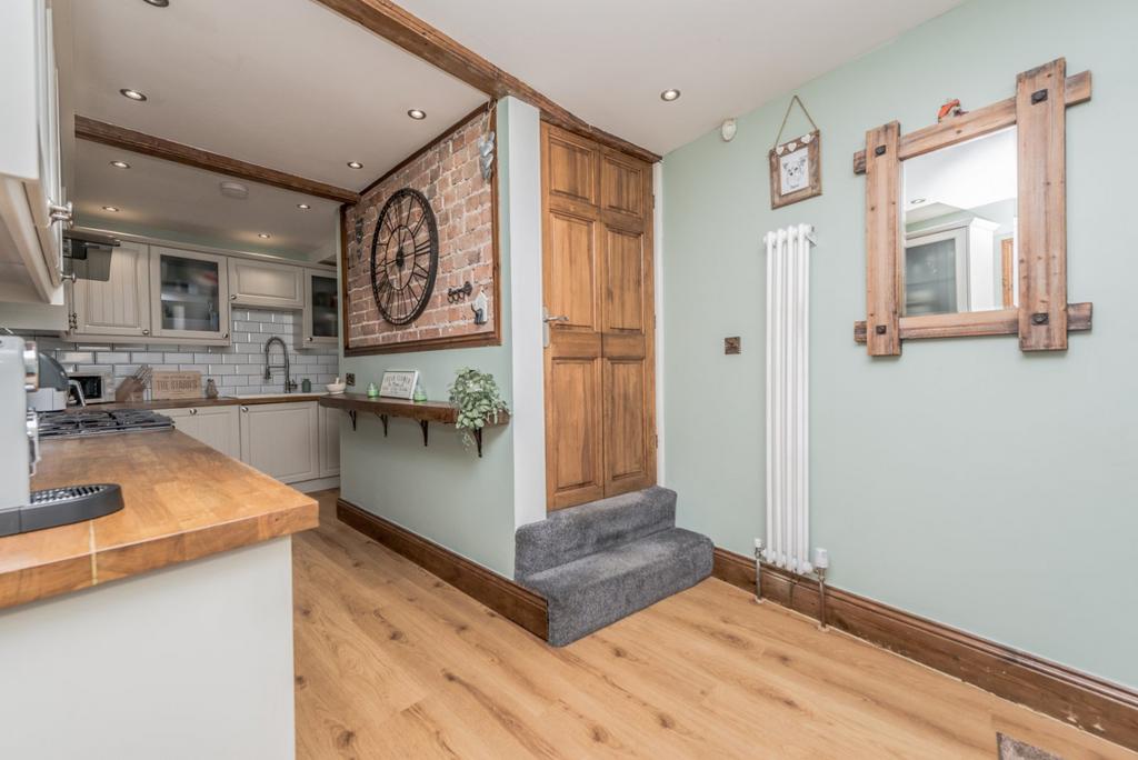 Entrance/Kitchen