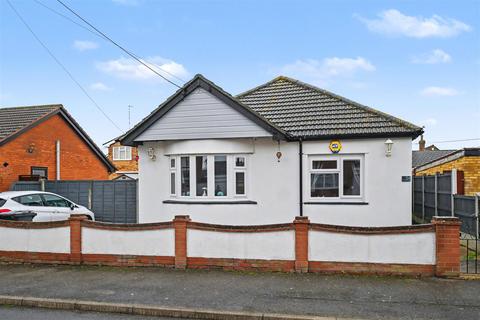 2 bedroom detached bungalow for sale, Maurice Road, Canvey Island SS8