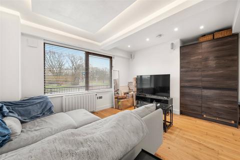 undefined, The Ring, Berkshire RG12
