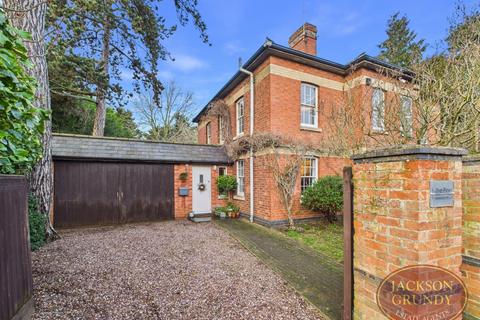 3 bedroom semi-detached house for sale, Weedon Road, Duston, NN5 4EX