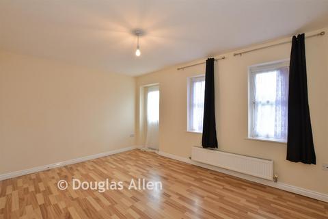 2 bedroom flat for sale, Glandford Way, Chadwell Heath, Romford, Essex