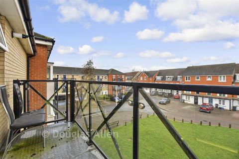 2 bedroom flat for sale, Glandford Way, Chadwell Heath, Romford, Essex