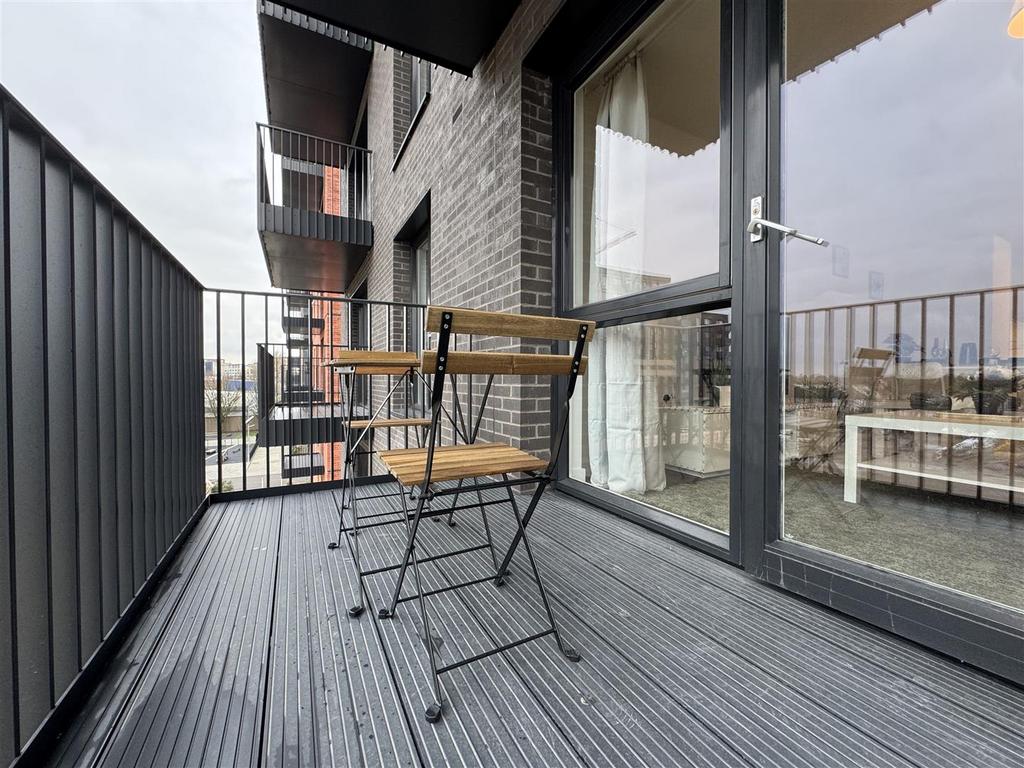 Balcony pic 2.jpeg