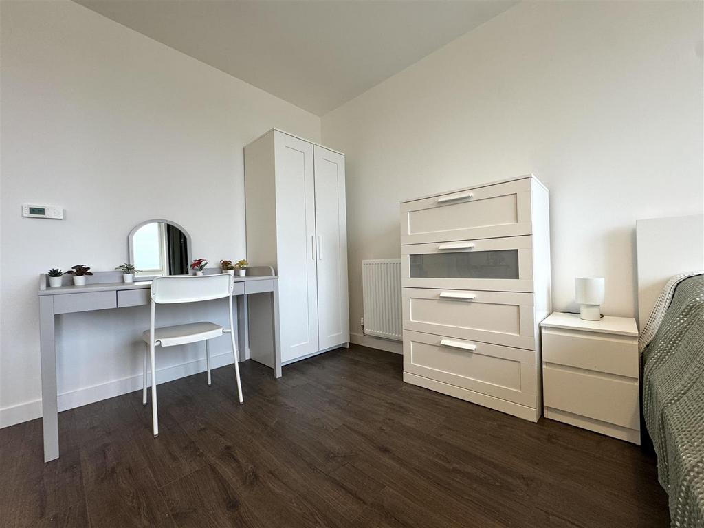 Bedroom pic 5.jpeg